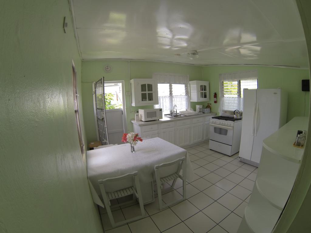 Beach Guest House Cleverdale Bridgetown Exterior foto